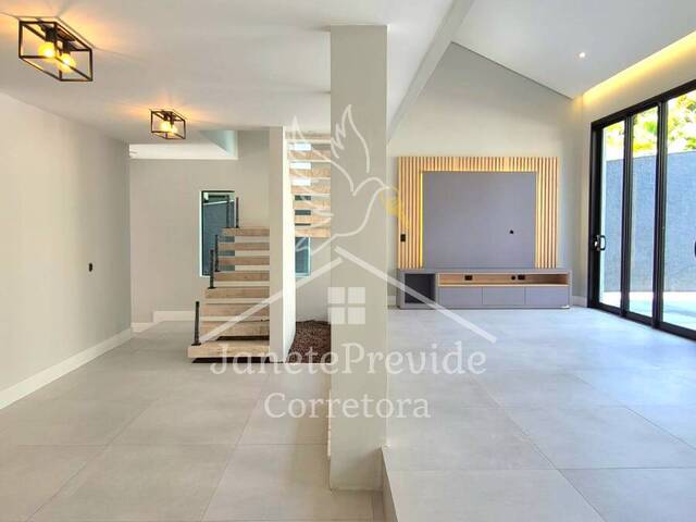 #1173 - Casa em condomínio para Venda em Santana de Parnaíba - SP