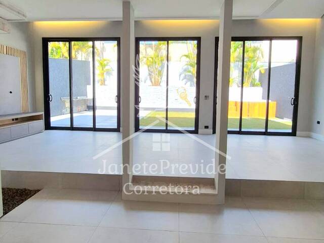 #1173 - Casa em condomínio para Venda em Santana de Parnaíba - SP