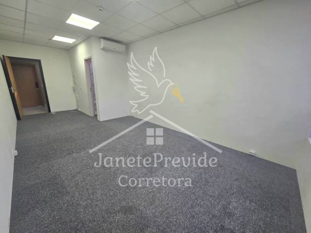 Sala para Venda em Santana de Parnaíba - 5